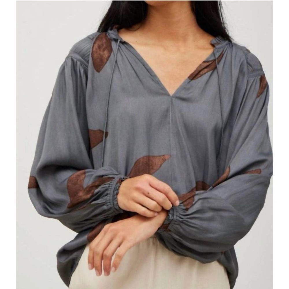 Chic Gray Blouse with Brown Leaf Accents